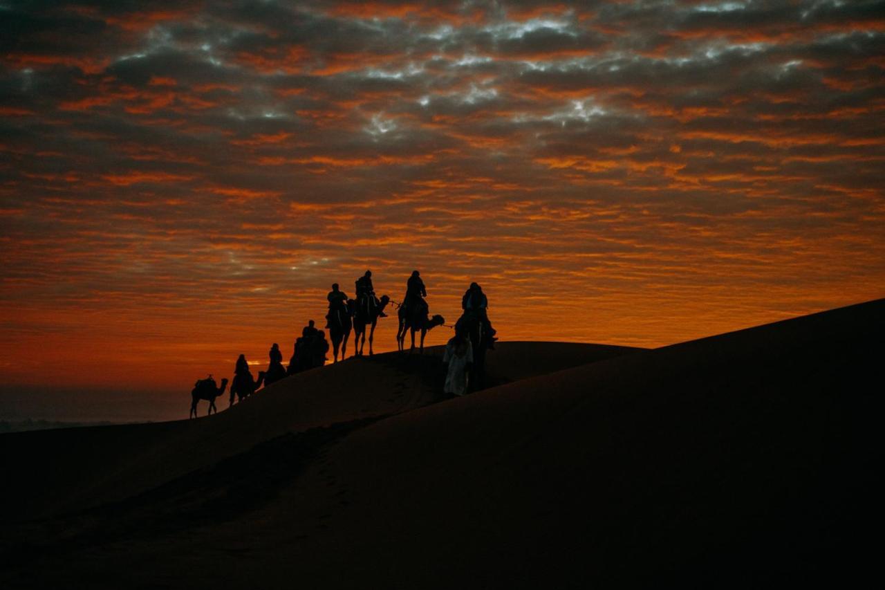 Akabar Luxury Desert Camp Мерзуга Экстерьер фото